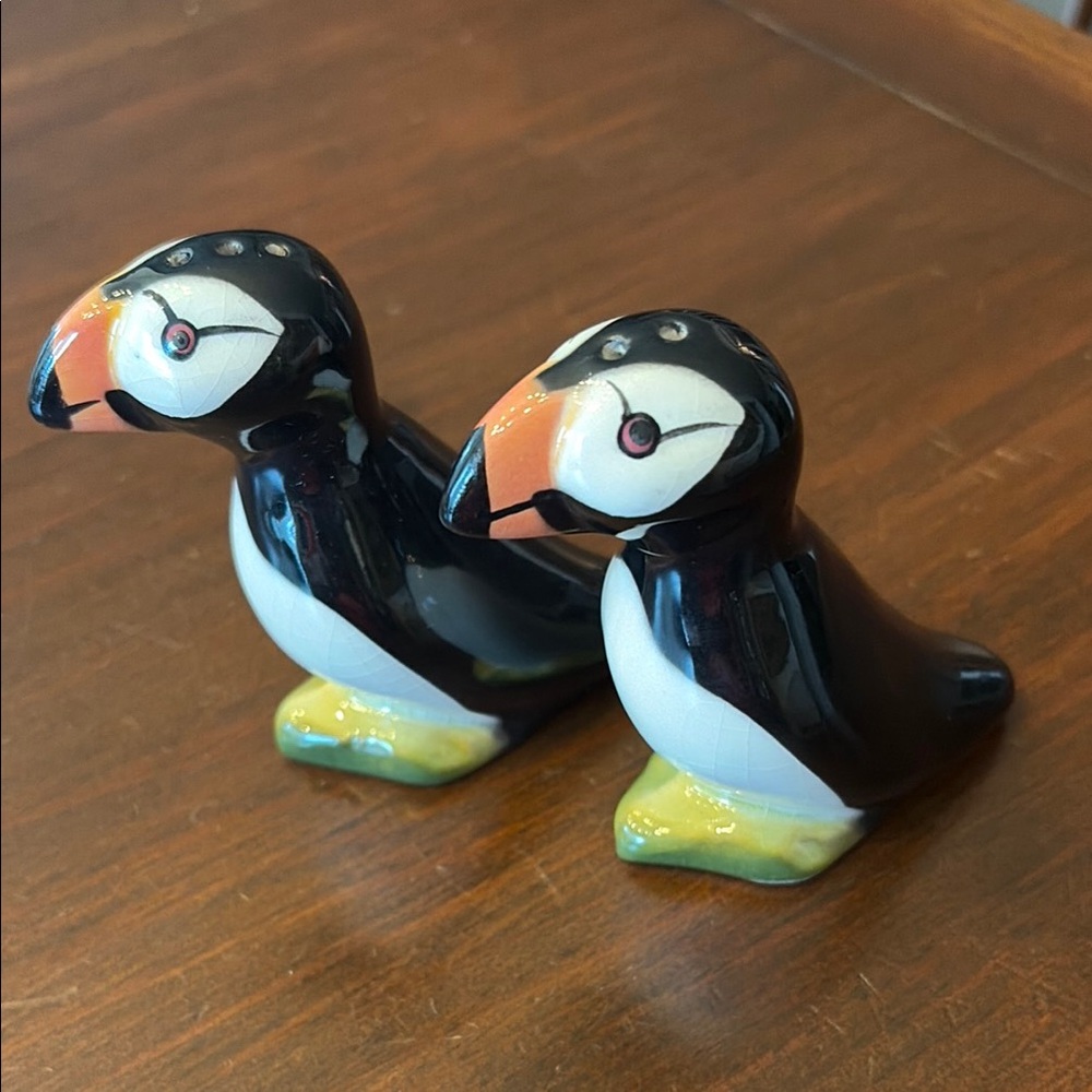 Ceramic Puffin Salt and Pepper Shaker Set - Black, White & Orange new - Picture 4 of 9